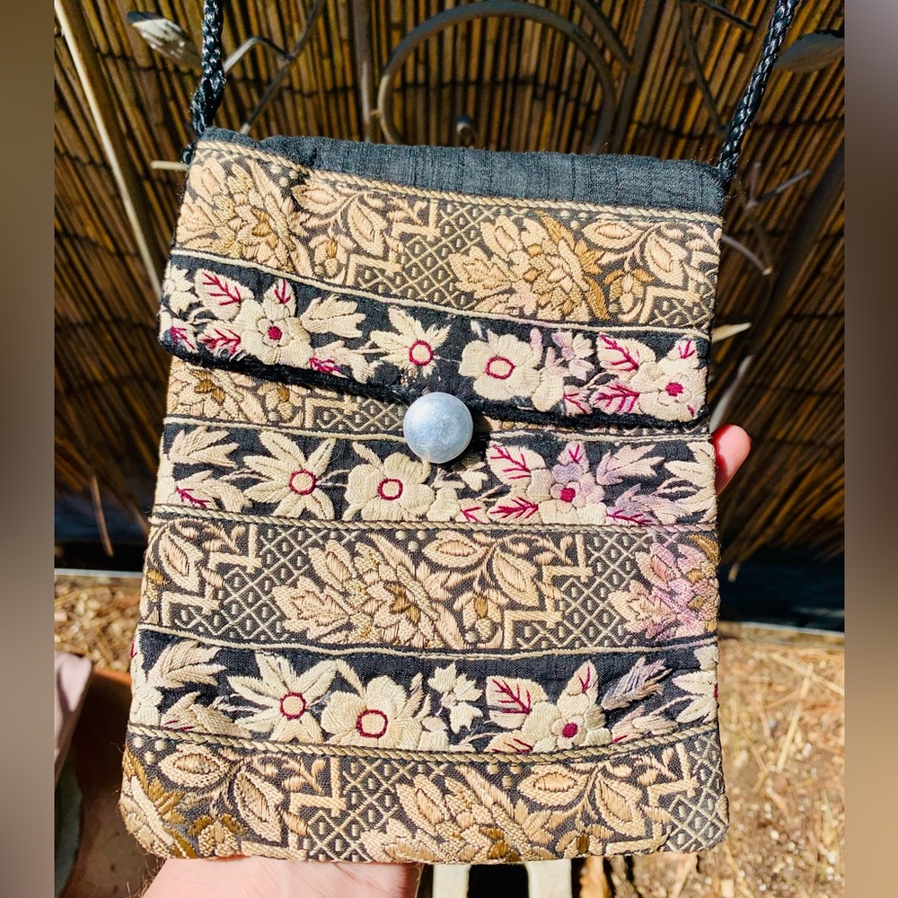 Silk vintage Floral Embroidered Crossbody Bag